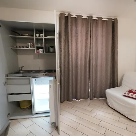 Garibaldi 4* Naples