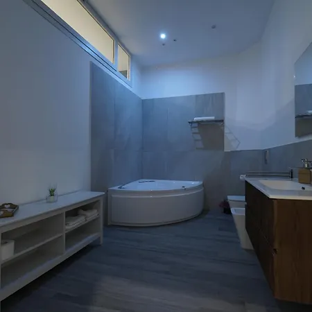 住宿加早餐酒店 Garibaldi 4*