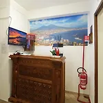 Oda ve Kahvaltı Garibaldi Napoli