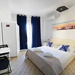 Garibaldi 4*