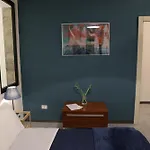 Oda ve Kahvaltı Garibaldi 4*