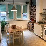 Garibaldi Oda ve Kahvaltı 4*